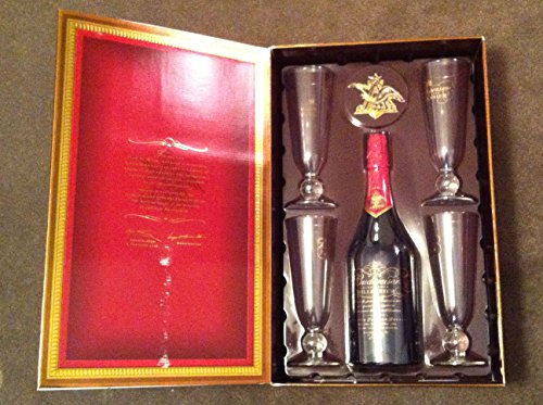 0018200049842 - BUDWEISER MILLENIUM LIMITED EDITION COLLECTORS BOTTLE WITH 4 GLASSES SET