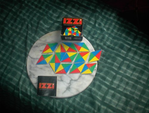 0019275056827 - IZZI 2 TWELVE COLORFUL TILES TO DRIVE YOU DIZZY!