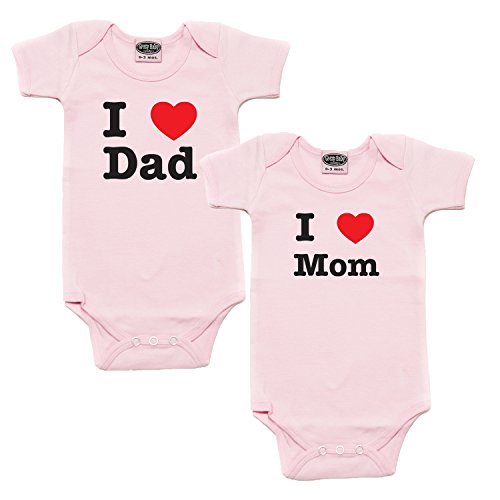 0019372961277 - I LOVE MOM AND DAD BABY ONE PIECE BODY SUIT GIFT SET SIZE 12 MONTHS