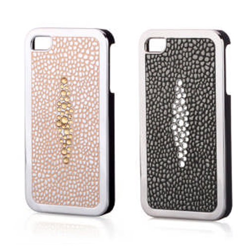 0029882101360 - BLING STING RAY DESIGN ELEGANT AMBER PEACH AND WHITE BLACK CASE FOR IPHONE 4 AND 4S IN THICK CHROME WITH GENUINE CRYSTALS INCLUDES SCREEN PROTECTOR AND CLEANING CLOTH. HIGH QUALITY AND STYLISH COMES IN A BEAUTIFUL GIFT BOX AIPAIR3
