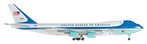4013150343909 - DARON HERPA AIR FORCE ONE VC25/747 VEHICLE (1/500 SCALE)