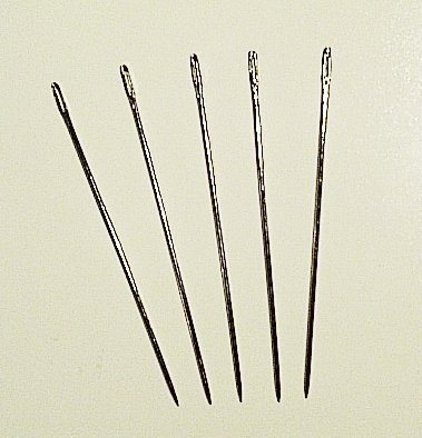 5060299302518 - EASY TO THREAD 5.4CM/2.2 HAND SEWING NEEDLES X5 IN A PACK