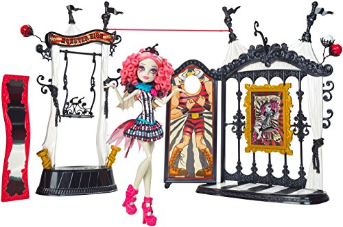 6023916432424 - MONSTER HIGH FREAK DU CHIC ROCHELLE GOYLE DOLL AND ACCESSORIES CHW68