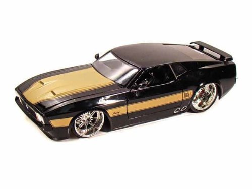 0615028907479 - JADA 1:24 DISPLAY BIG TIME MUSCLE 1973 FORD MUSTANG MACH 1 #: 90747IN. COLOR MAY VARY IN COLOR BLACK OR BLUE
