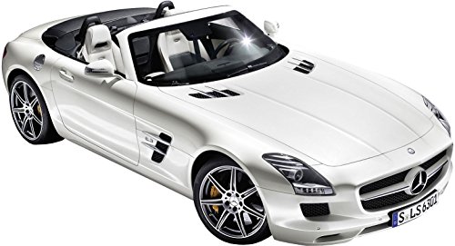 6298526522791 - MAISTO MERCEDES-BENZ SLS AMG ROADSTER CONVERTIBLE WHITE 1:24 DIECAST MODEL CAR