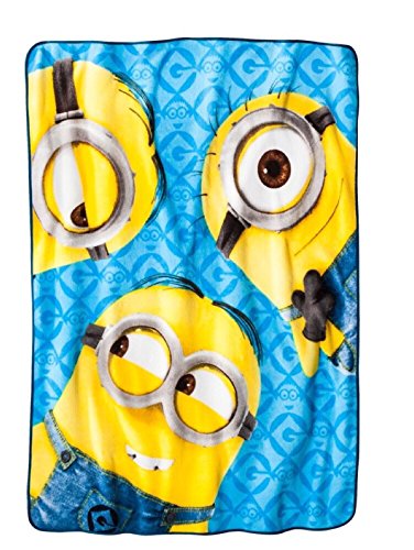 0636123309869 - UNIVERSAL DESPICABLE ME MINIONS PLUSH BED THROW BLANKET - 46 X 60