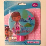 0639277978707 - DISNEY DOC MCSTUFFINS NIGHT LIGHT, WE ALL CARE TOGETHER KIDS FEEL SAFE AND SECURE WITH THIS BRIGHT NIGHT LIGHT