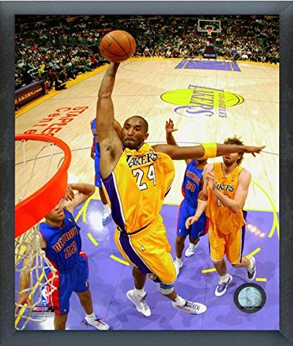 0704280914544 - KOBE BRYANT LOS ANGELES LAKERS NBA ACTION PHOTO (SIZE: 12 X 15) FRAMED