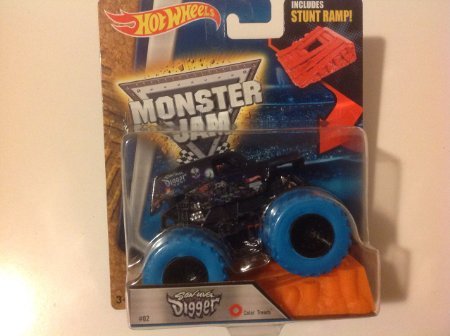 0718929360296 - HOT WHEELS 1:64 MONSTER JAM SON-UVA DIGGER WITH BLUE TREADS #02 INCLUDES STUNT R