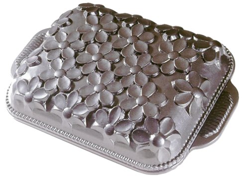 0732316104072 - NORDIC WARE DAISY CAKE PAN 10 CUP