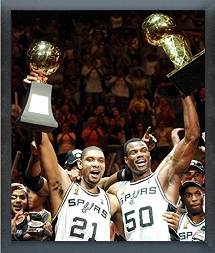 0736902766279 - TIM DUNCAN & DAVID ROBINSON SAN ANTONIO SPURS NBA CHAMPIONS TROPHY PHOTO (SIZE: 12 X 15) FRAMED