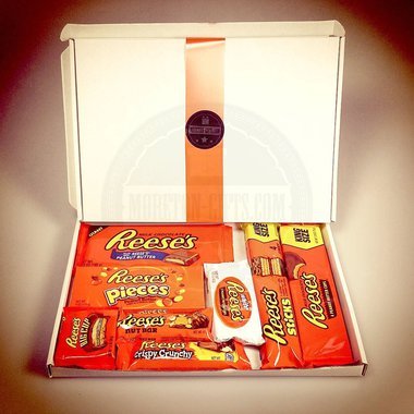 7425605513503 - THE ULTIMATE REESES MEGA GIANT GIFT BOX BY MORETON GIFTS PEANUT BUTTER LOVER , BIRTHDAY , THANK YOU BOX BY MORETON GIFTS