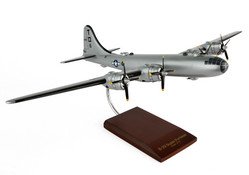 0080957102507 - B-29 SUPERFORTRESS 'LUCKY 'LEVEN 1 72 SCALE AIRCRAFT