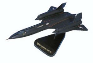 0080957207509 - SR-71A BLACKBIRD 1 72 SCALE AIRCRAFT
