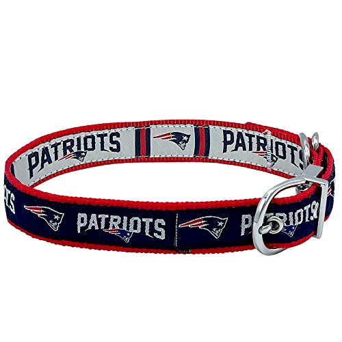 0849790121041 - NEW ENGLAND PATRIOTS REVERSIBLE NFL DOG COLLAR, MEDIUM. PREMIUM HOME & AWAY 2-SIDED PET COLLAR ADJUSTABLE WITH METAL BUCKLE YOUR FAVORITE NFL FOOTBALL TEAM WITH UNIQUE DESIGN ON EACH SIDE! DOGS/CATS