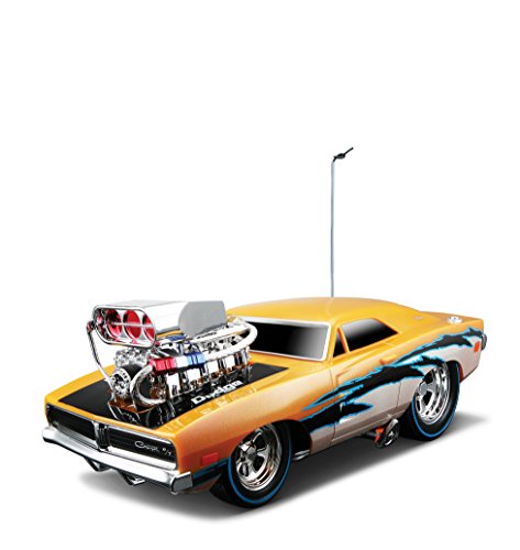0885107231300 - MAISTO R/C 1:18 SCALE MUSCLES MACHINE GARAGE 1969 DODGE CHARGER R/T RADIO CONTROL VEHICLE (COLORS MAY VARY)