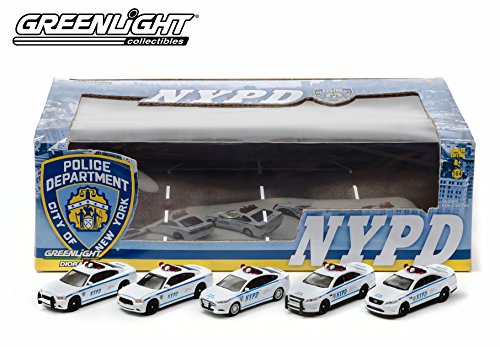 0885194190962 - GREENLIGHT COLLECTIBLES NYPD DIORAMA 5 DIE-CAST CAR (1:64 SCALE)