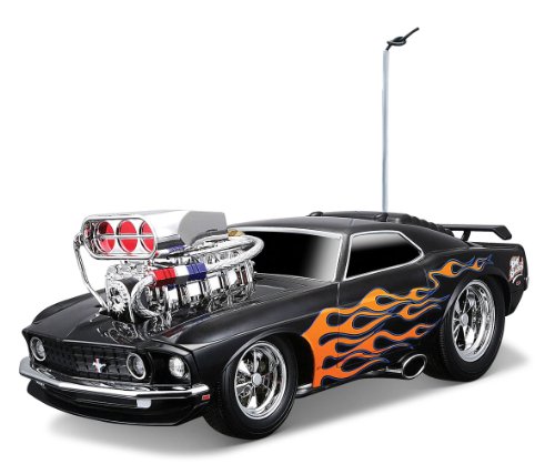 0885212780731 - MAISTO R/C 1:18 SCALE MUSCLE MACHINES GARAGE 1969 FORD MUSTANG BOSS 302 RADIO CONTROL VEHICLE (COLORS MAY VARY)