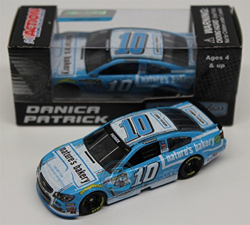0886154104845 - LIONEL RACING DANICA PATRICK #10 NATURES BAKERY 2016 CHEVROLET SS NASCAR DIECAST CAR (1:64 SCALE)